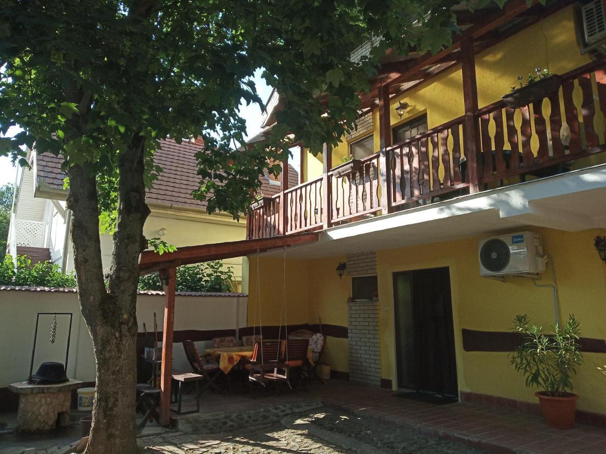 Bazsi Apartman Hajduszoboszlo Exterior photo