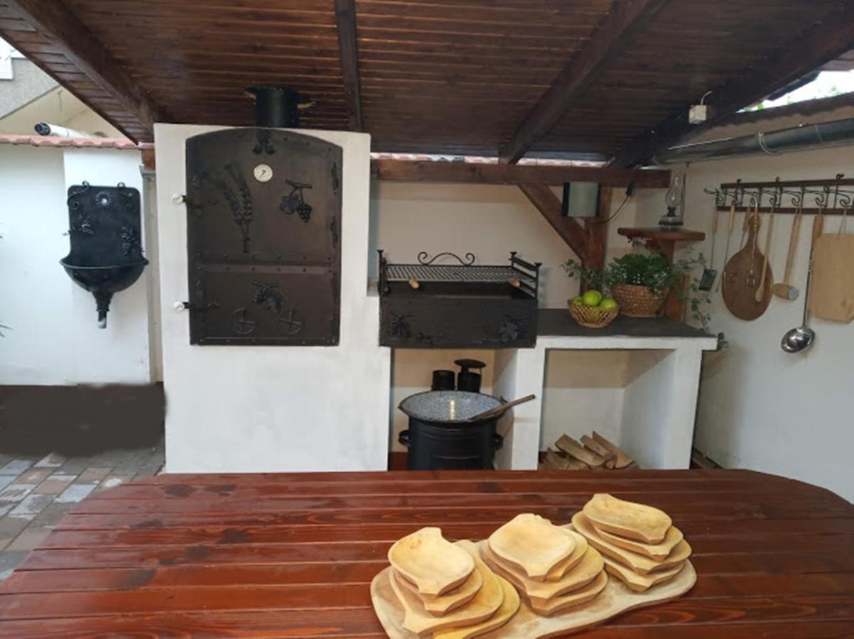 Bazsi Apartman Hajduszoboszlo Exterior photo
