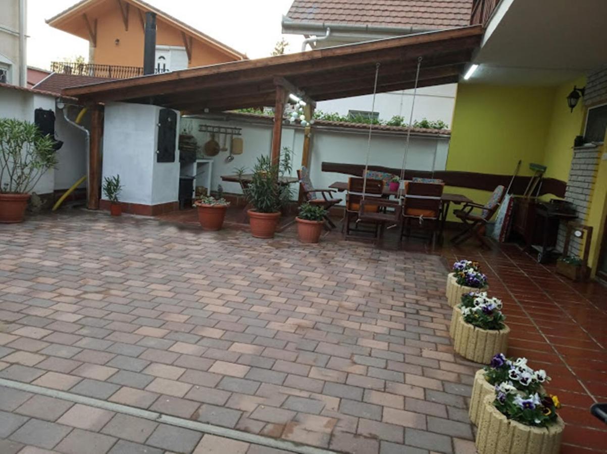 Bazsi Apartman Hajduszoboszlo Exterior photo