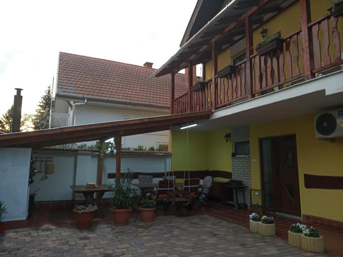 Bazsi Apartman Hajduszoboszlo Exterior photo
