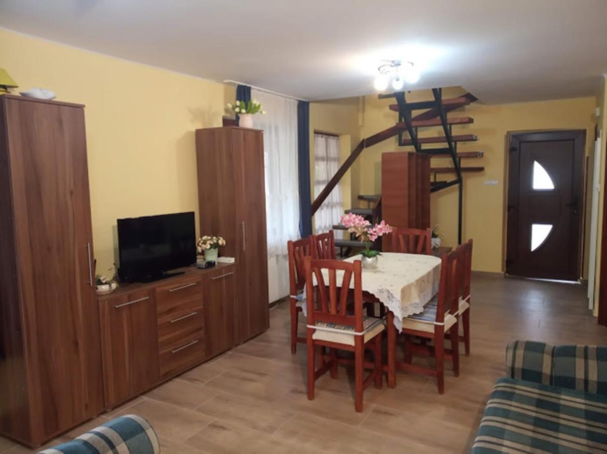 Bazsi Apartman Hajduszoboszlo Exterior photo