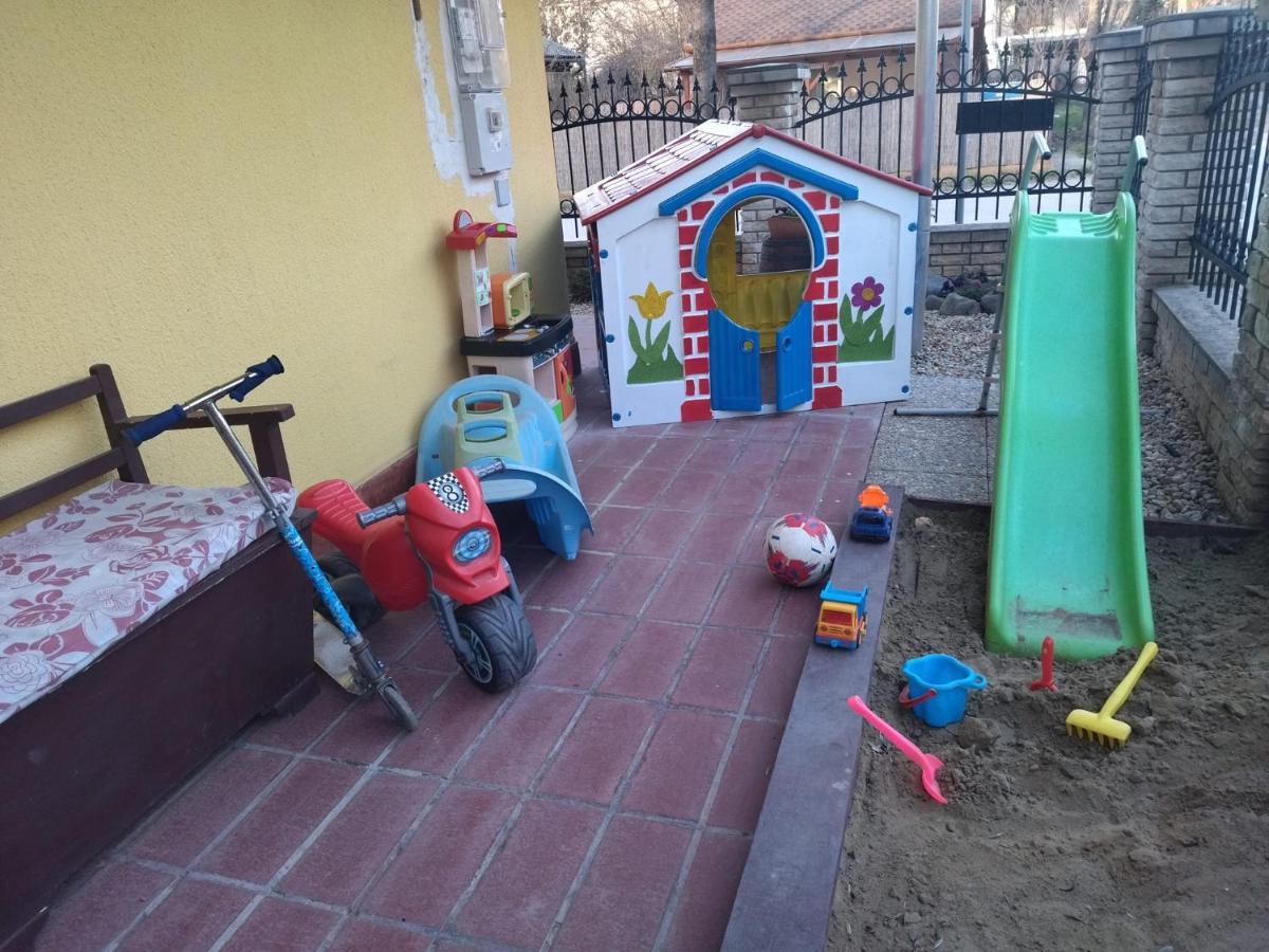Bazsi Apartman Hajduszoboszlo Exterior photo