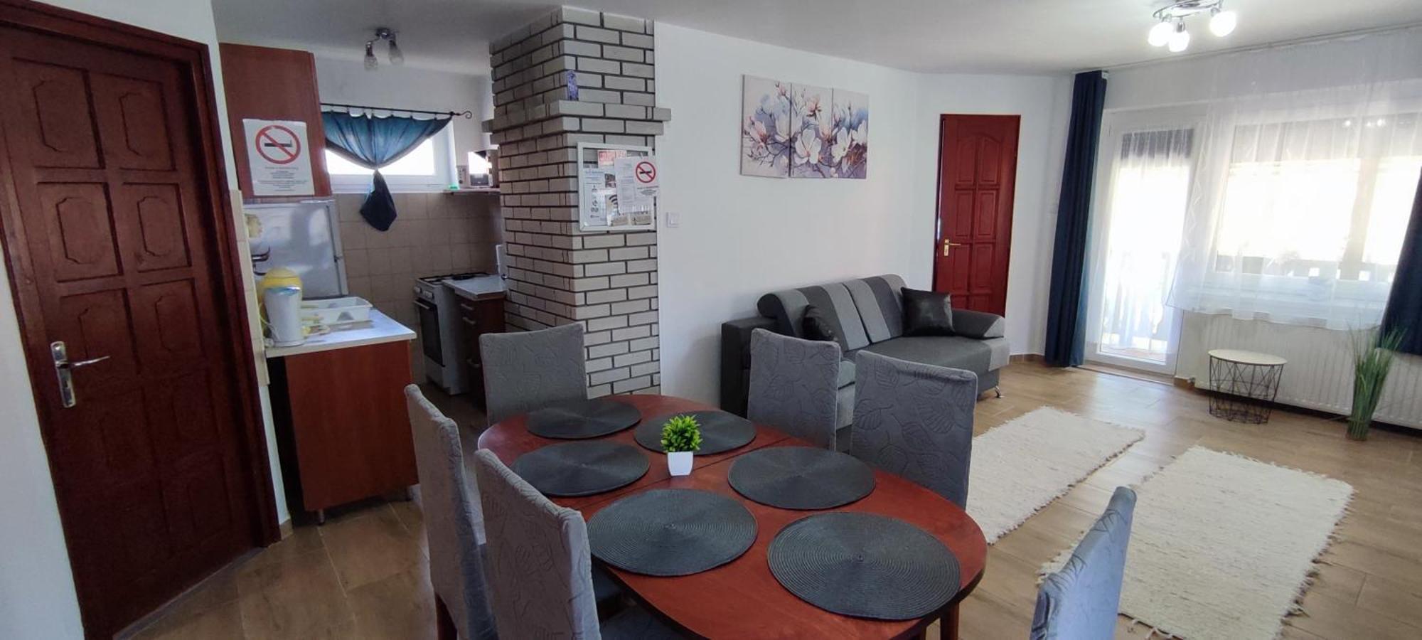 Bazsi Apartman Hajduszoboszlo Exterior photo