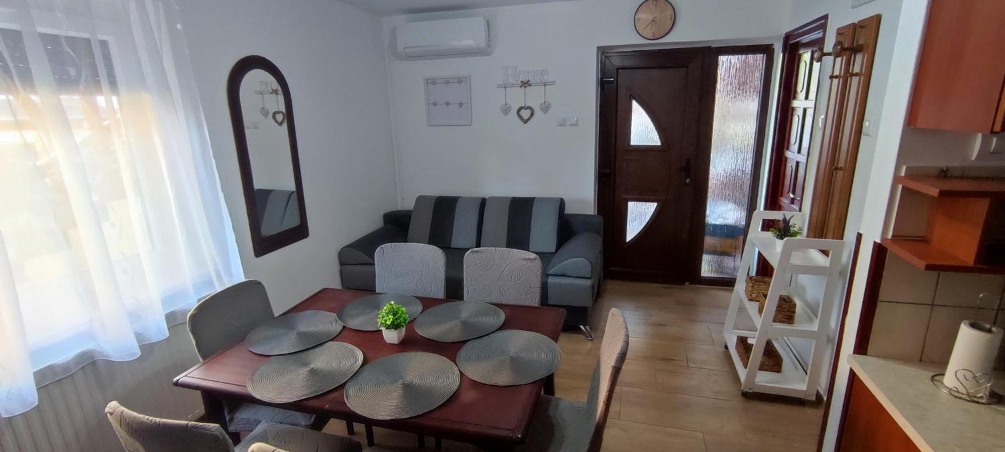 Bazsi Apartman Hajduszoboszlo Exterior photo