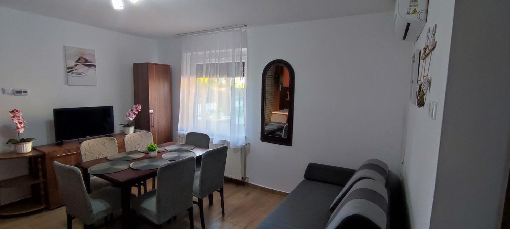 Bazsi Apartman Hajduszoboszlo Exterior photo