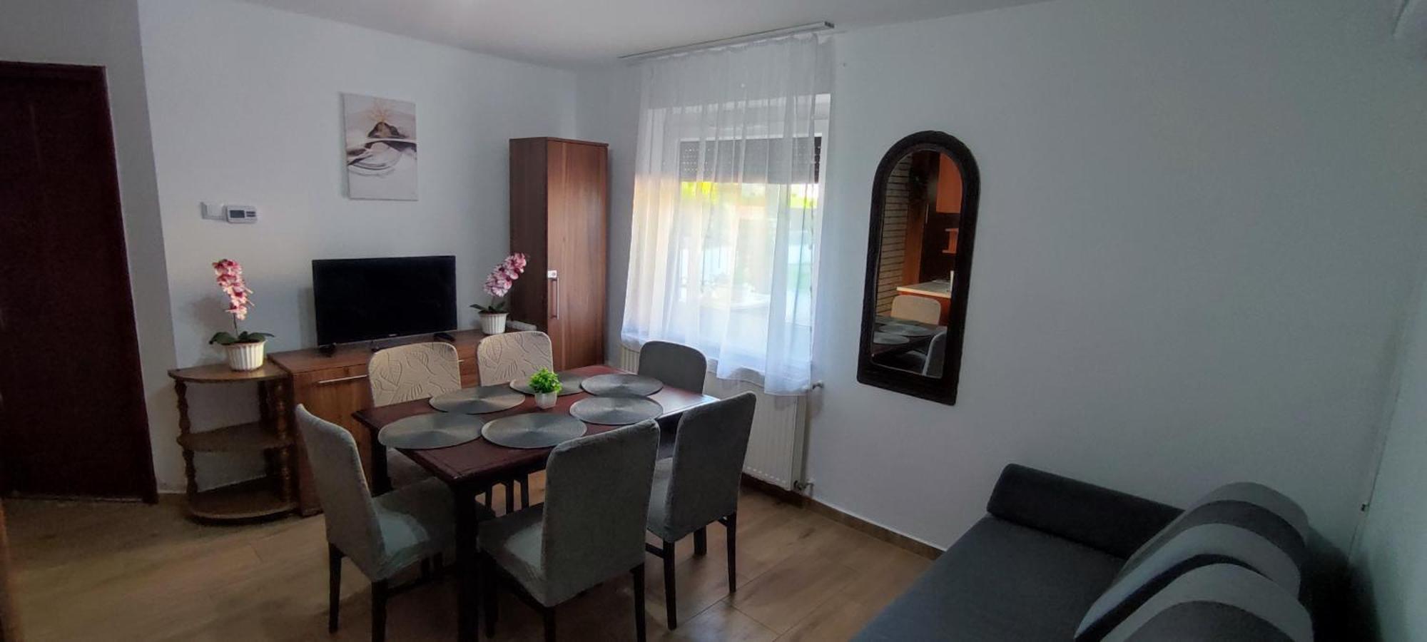Bazsi Apartman Hajduszoboszlo Exterior photo