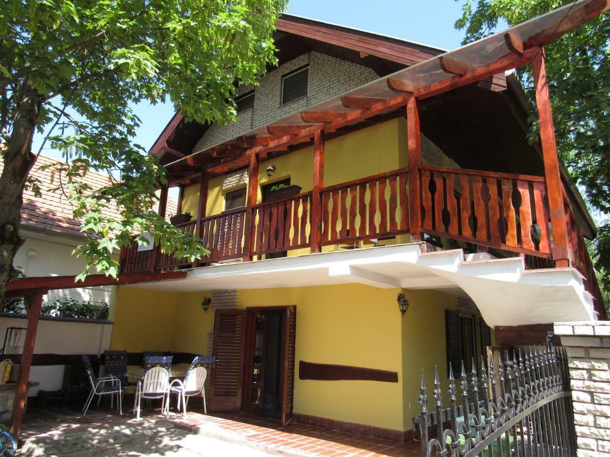 Bazsi Apartman Hajduszoboszlo Exterior photo